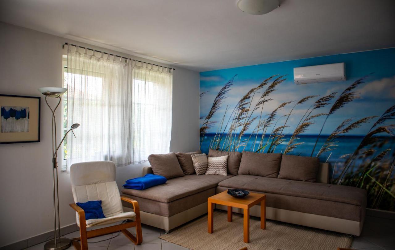 Nefelejcs Apartmanhaz Gyenesdiás Екстериор снимка