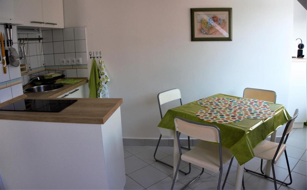 Nefelejcs Apartmanhaz Gyenesdiás Екстериор снимка