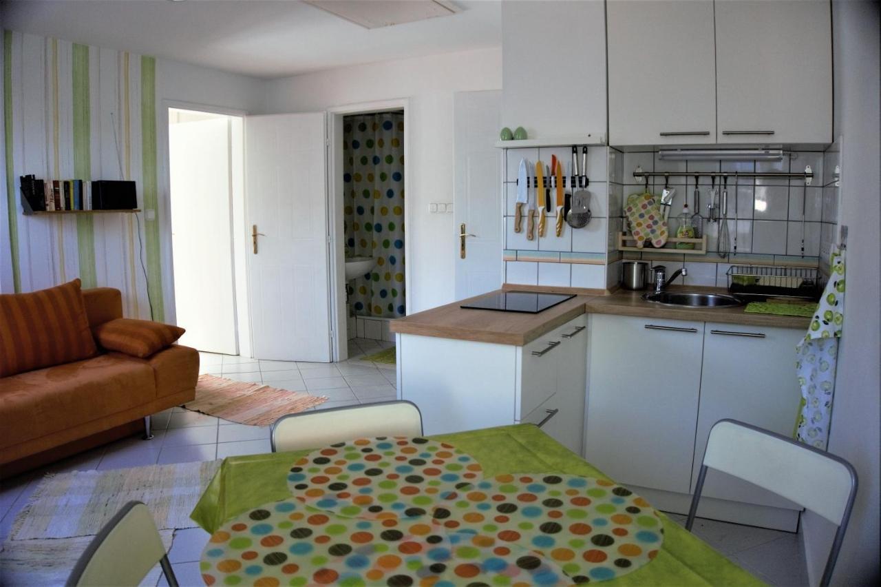 Nefelejcs Apartmanhaz Gyenesdiás Екстериор снимка