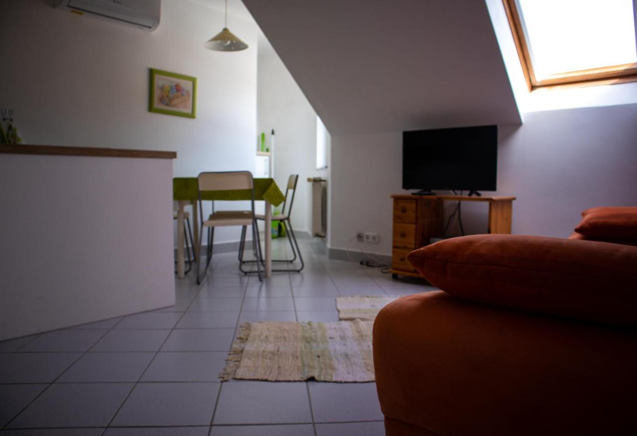 Nefelejcs Apartmanhaz Gyenesdiás Екстериор снимка