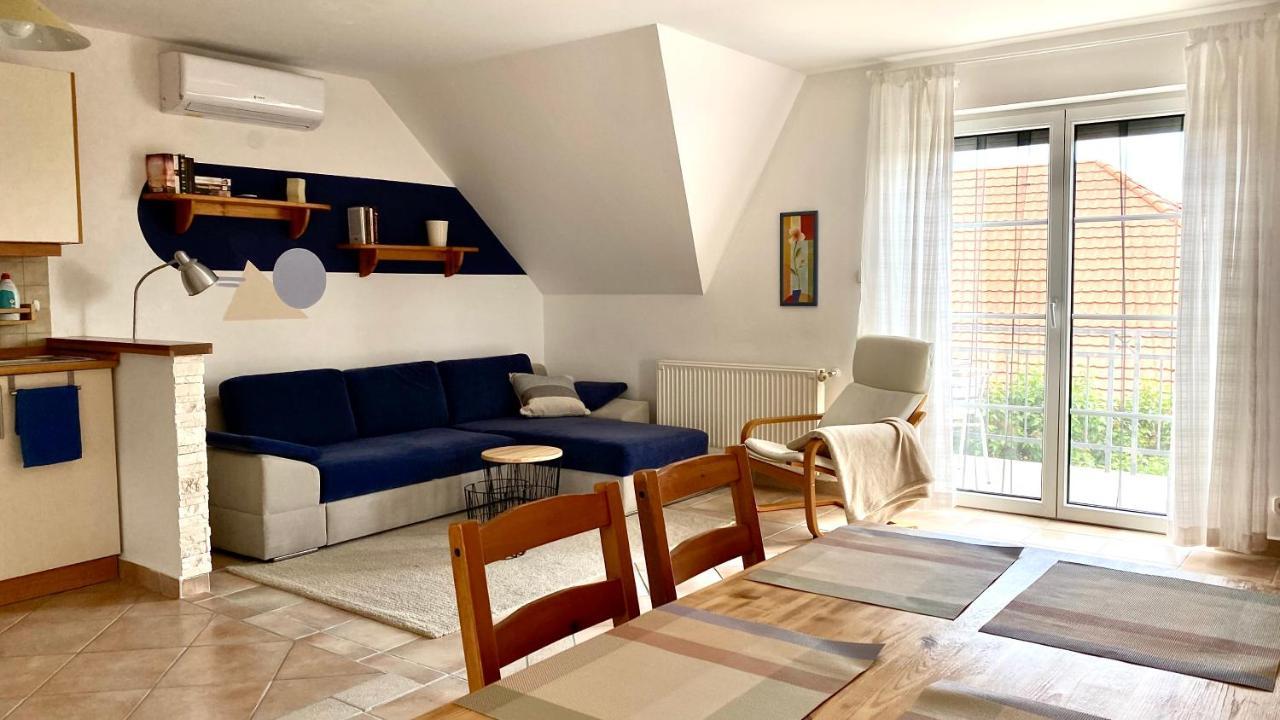 Nefelejcs Apartmanhaz Gyenesdiás Екстериор снимка