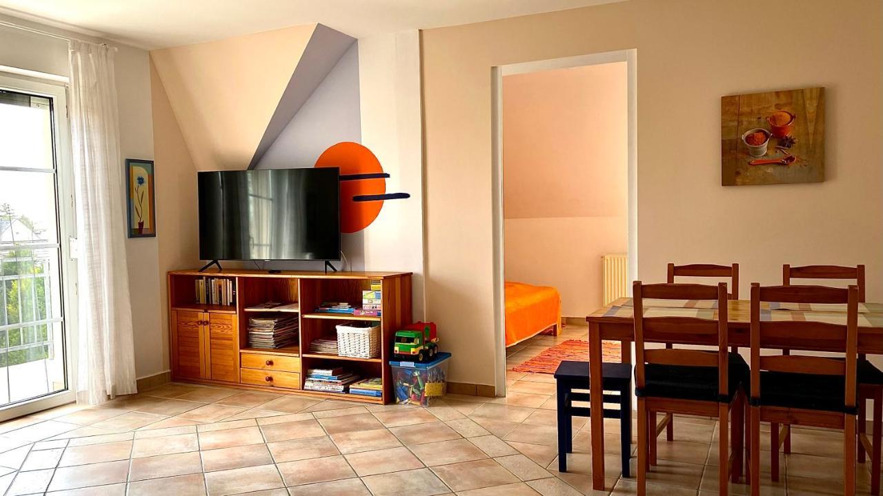 Nefelejcs Apartmanhaz Gyenesdiás Екстериор снимка